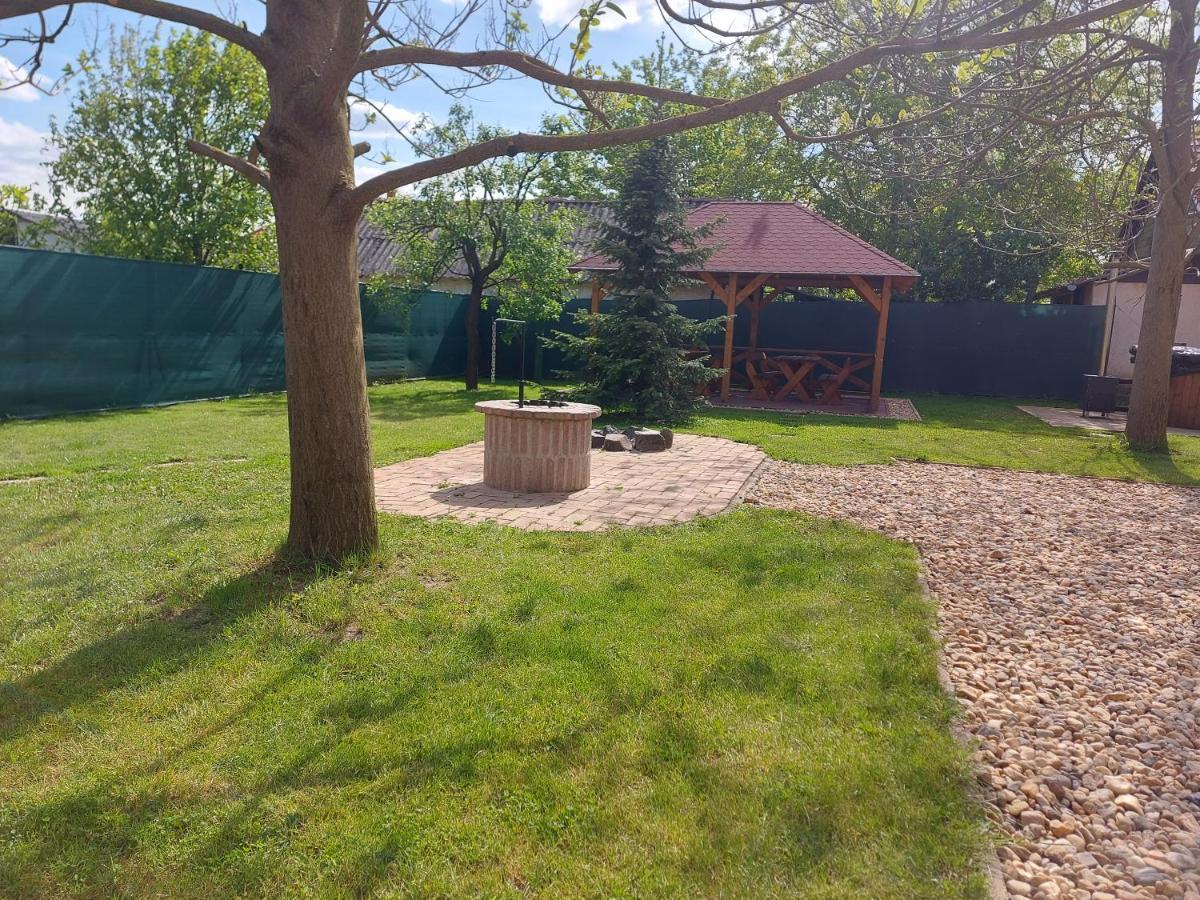 Potyka Apartman Tiszafured Bagian luar foto