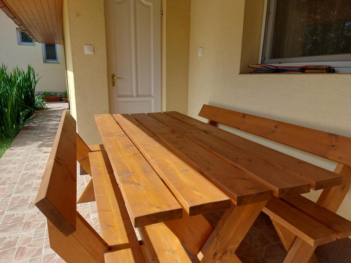 Potyka Apartman Tiszafured Bagian luar foto