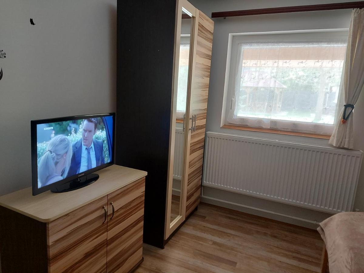 Potyka Apartman Tiszafured Bagian luar foto